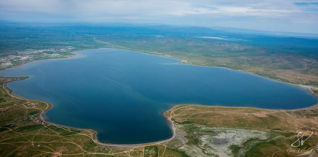 Ugii lake